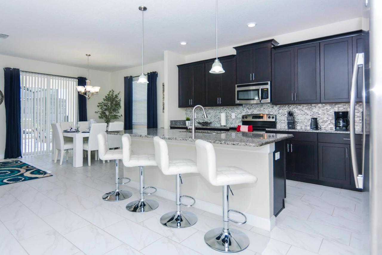 Enchanting Decor With Private Pool At Storey Sl4714 Holiday home Kissimmee