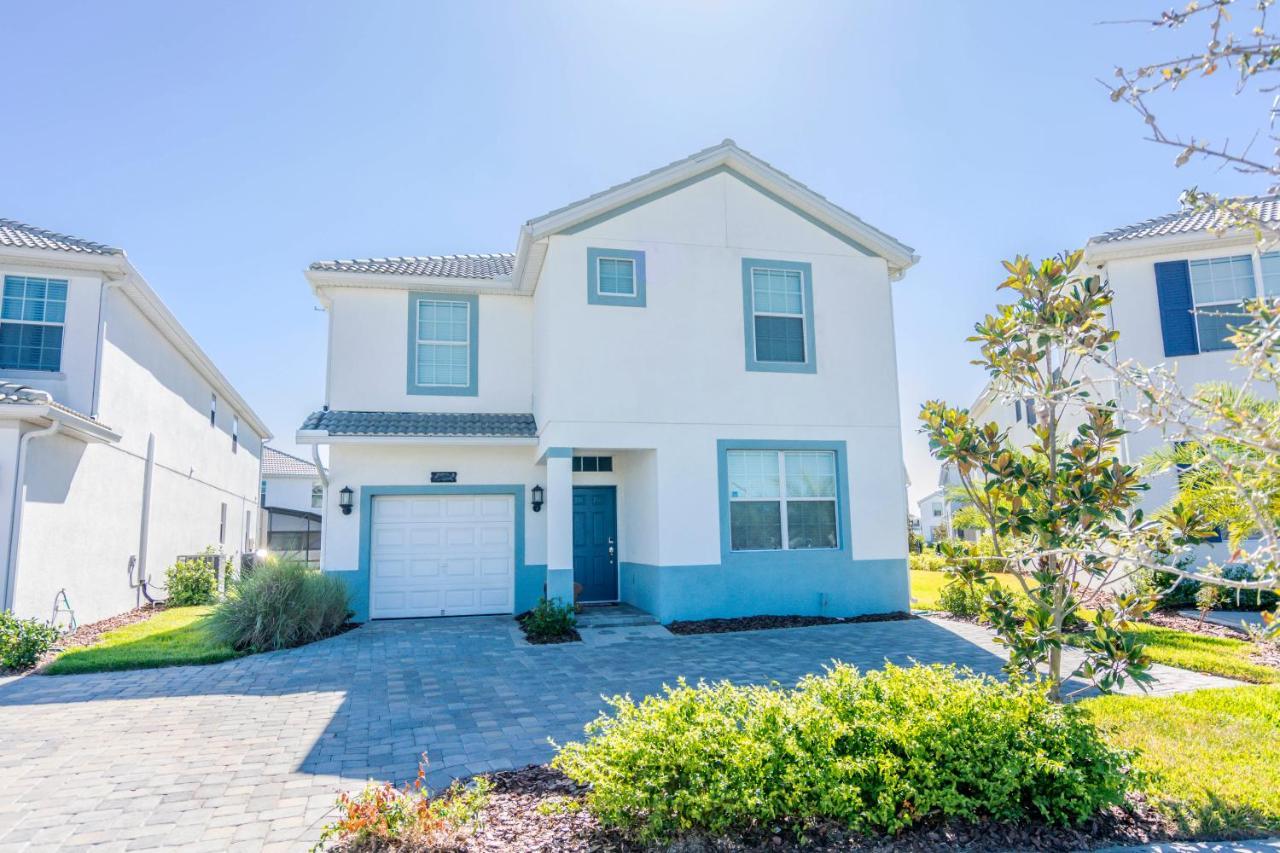 Enchanting Decor With Private Pool At Storey Sl4714 *