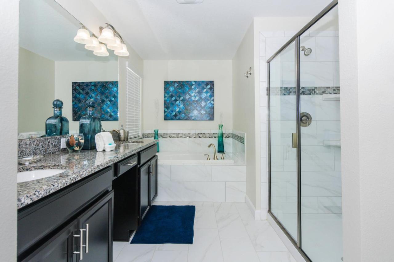 Enchanting Decor With Private Pool At Storey Sl4714