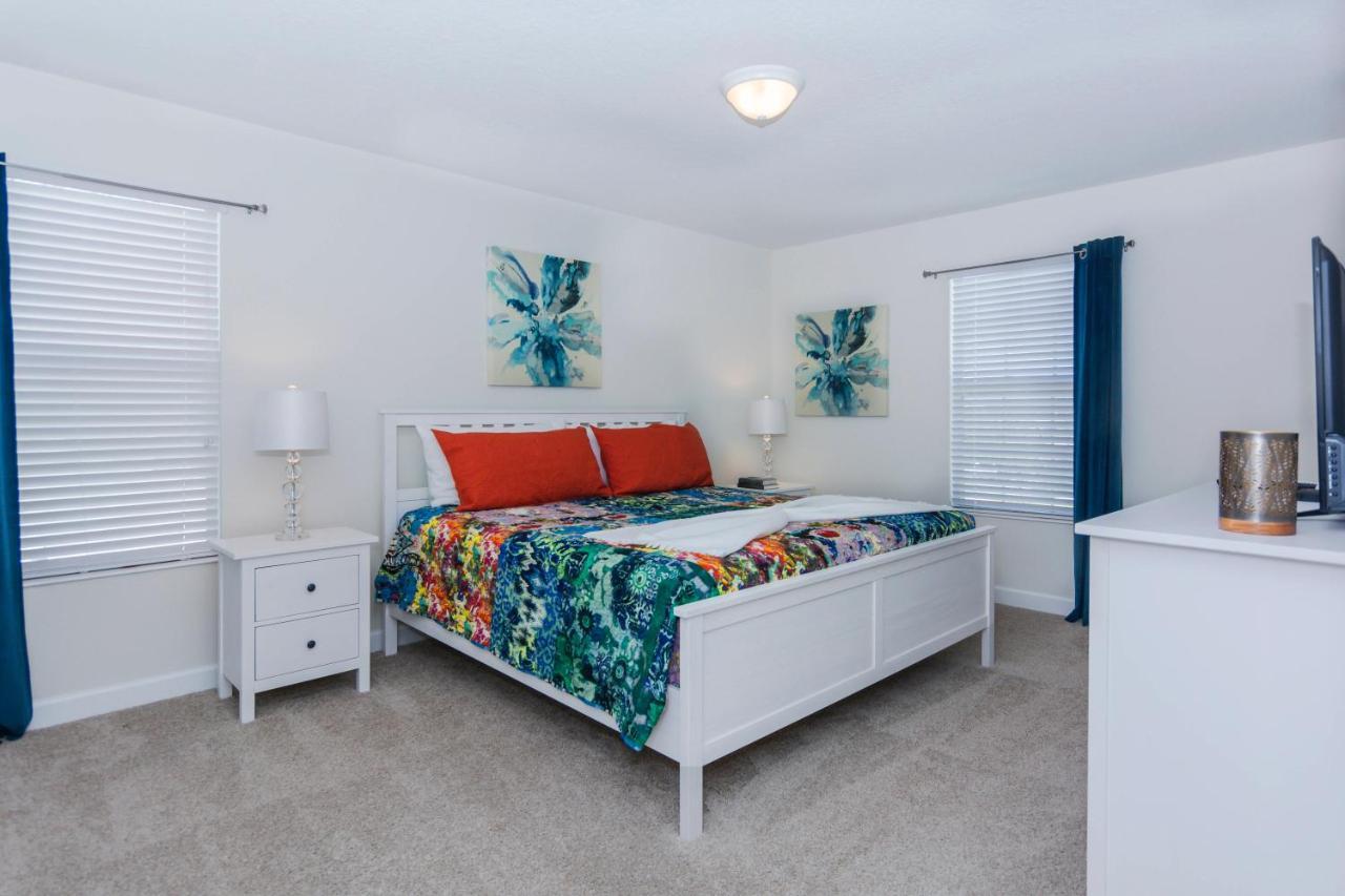 Enchanting Decor With Private Pool At Storey Sl4714