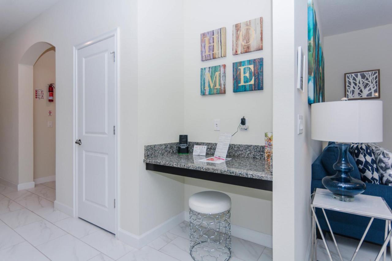 Enchanting Decor With Private Pool At Storey Sl4714 *