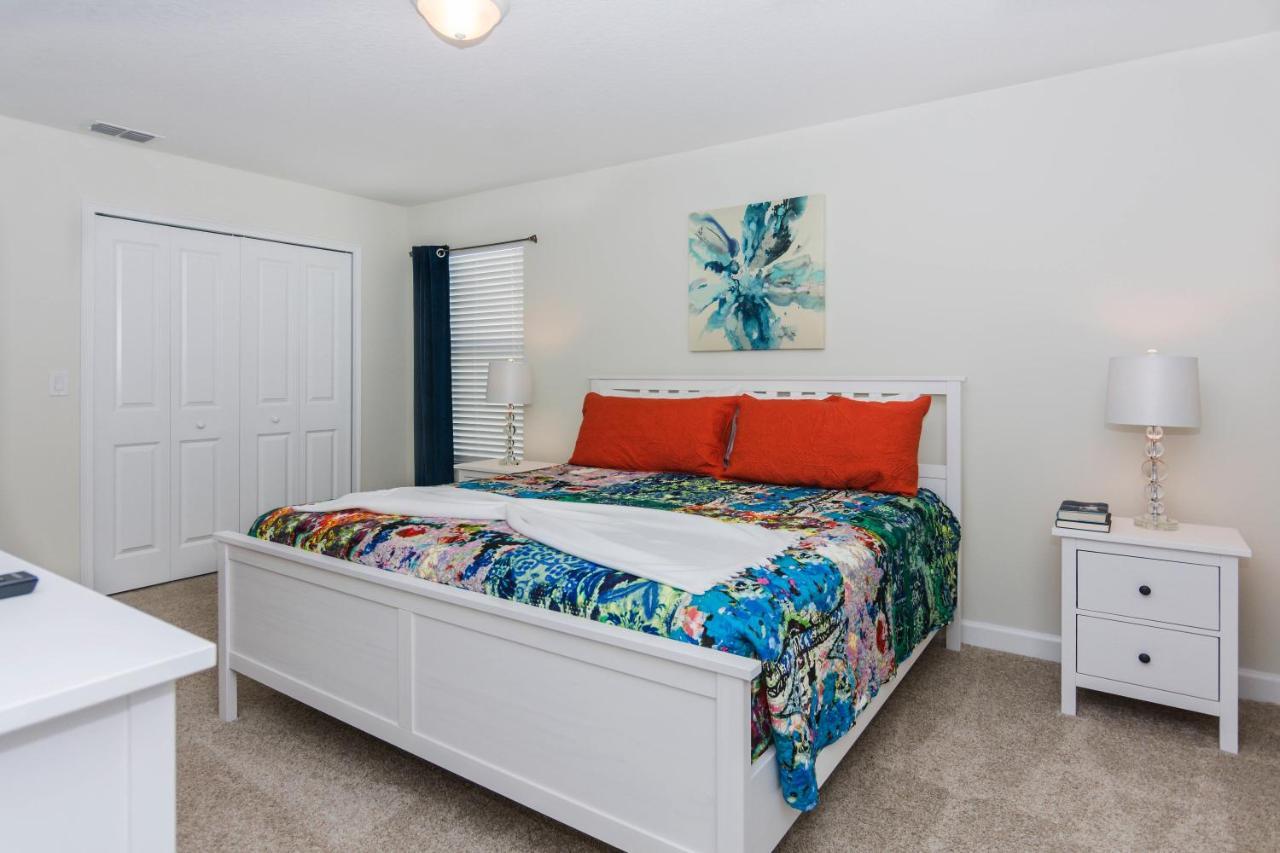 Enchanting Decor With Private Pool At Storey Sl4714 *